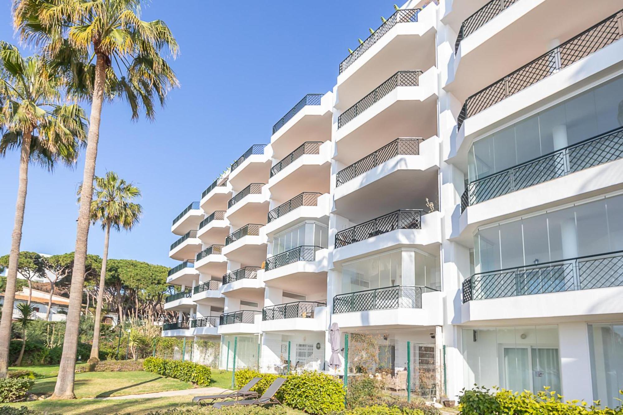 Mi Capricho Beach Front Sea View & Pool - Happy Rentals Sitio de Calahonda エクステリア 写真